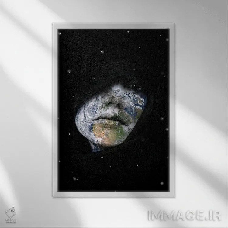 تابلو دکوراتیو دنیا زنانه است اثر کیکی سی لندن - نمای قابدار سفید