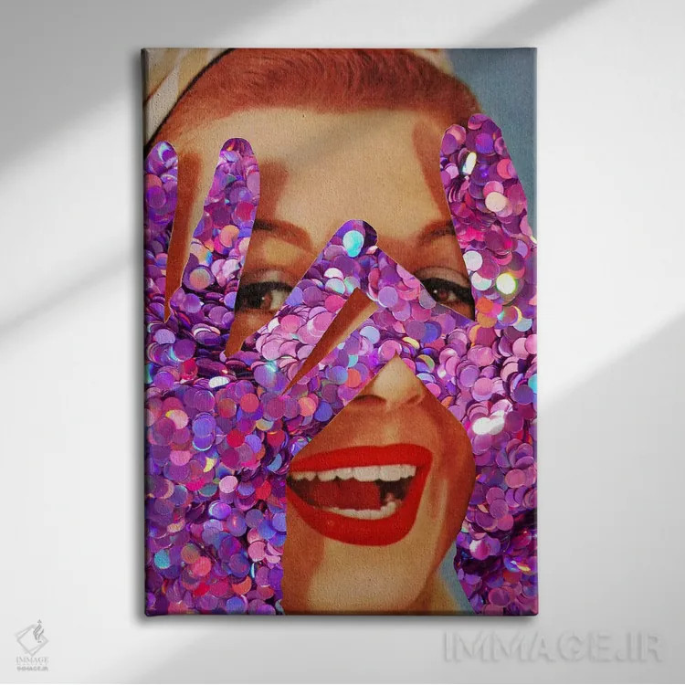 تابلو دکوراتیو درخشش بنفش اثر کیکی سی لندن - نمای روبهرو روی دیوار