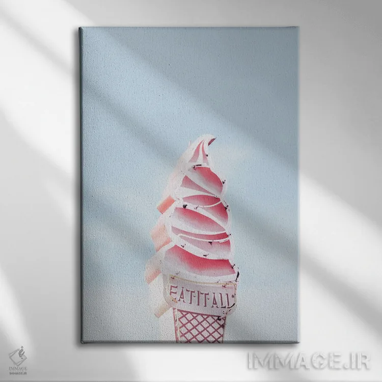 تابلوی بستنی قیفی صورتی اثر کارن منداو - نمای روبهرو روی دیوار