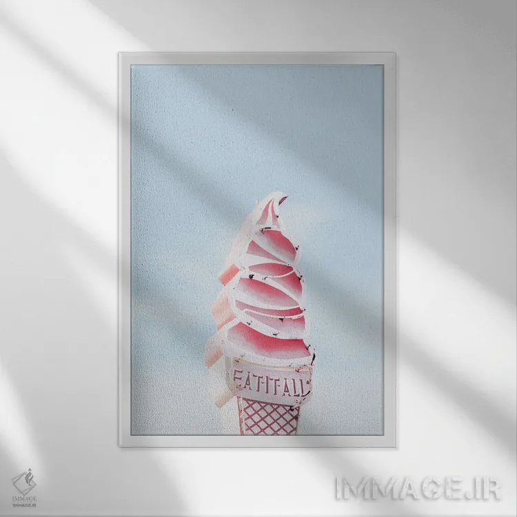 تابلوی بستنی قیفی صورتی اثر کارن منداو - نمای قابدار سفید