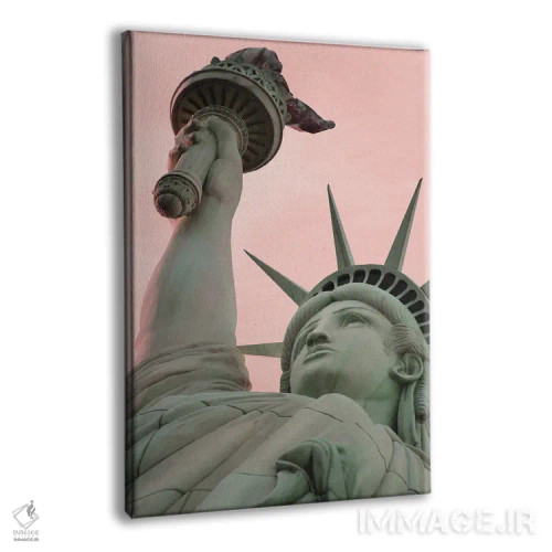 تابلو دکوراتیو تندیس آزادی با آسمان صورتی اثر کارن منداو - نمای پرسپکتیو محصول