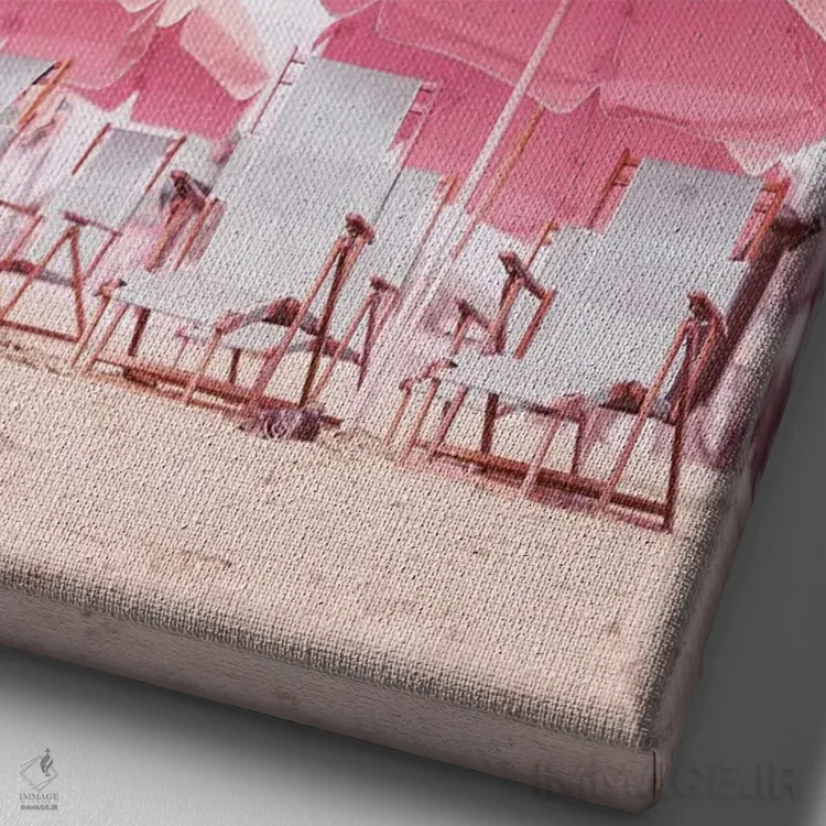 تابلو دکوراتیو صندلی های ساحلی با چتر اثر کارن منداو - نمای نزدیک بافت بوم