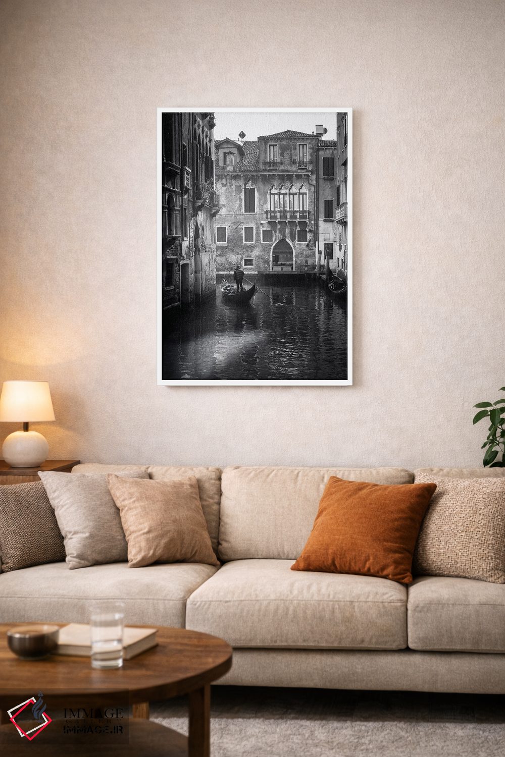 تابلو دکوراتیو کانال ونیز با گوندولا سیاه و سفید اثر کارن منداو - D2W