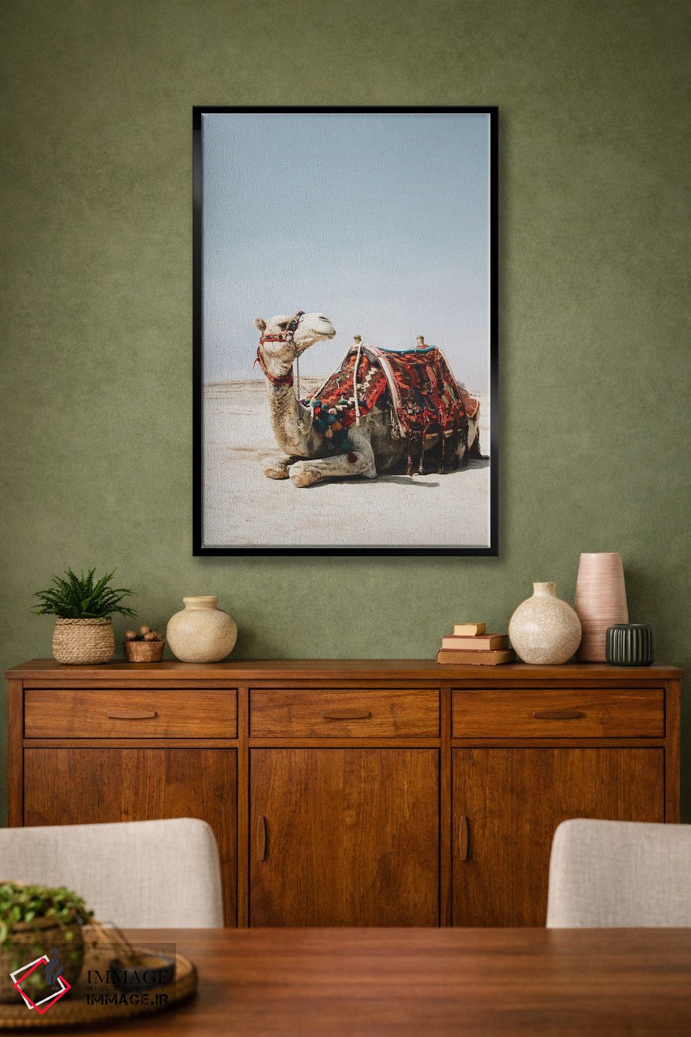 تابلو دکوراتیو شتر سفید اثر کارن منداو - D2B