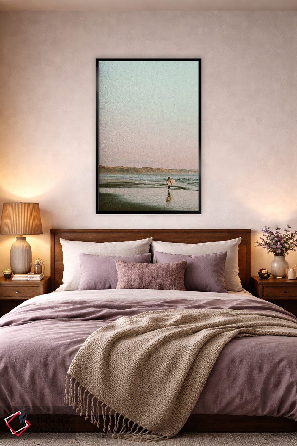 تابلو دکوراتیو موج سوار در حال قدم زدن در ساحل اثر کارن منداو - D4B