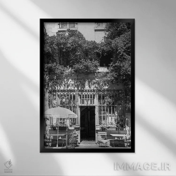 تابلو دکوراتیو قدیمی ترین رستوران پاریس اثر کارن منداو - نمای قابدار مشکی