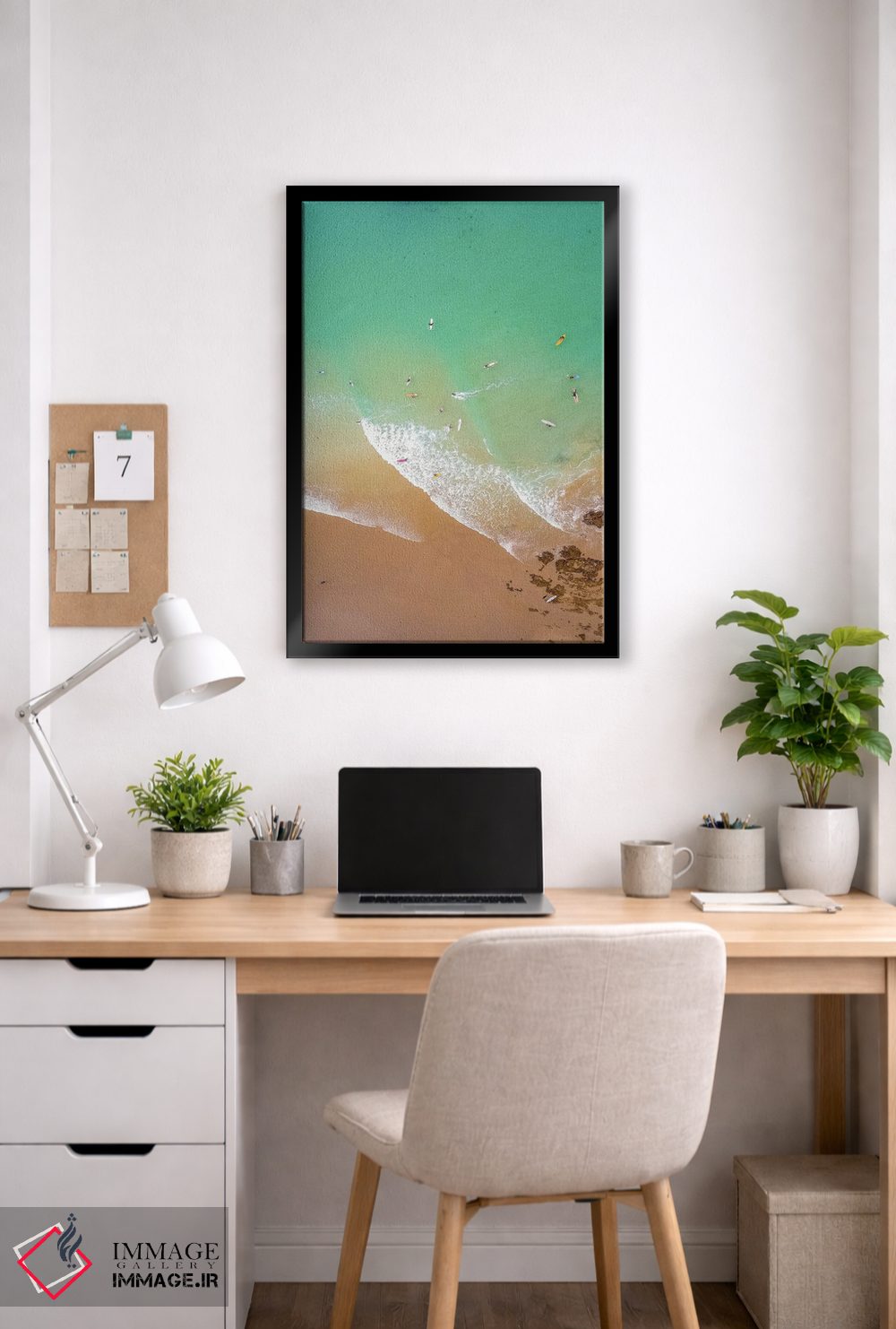 تابلو دکوراتیو ساحل هوایی با موج سواران اثر کارن منداو - D5B