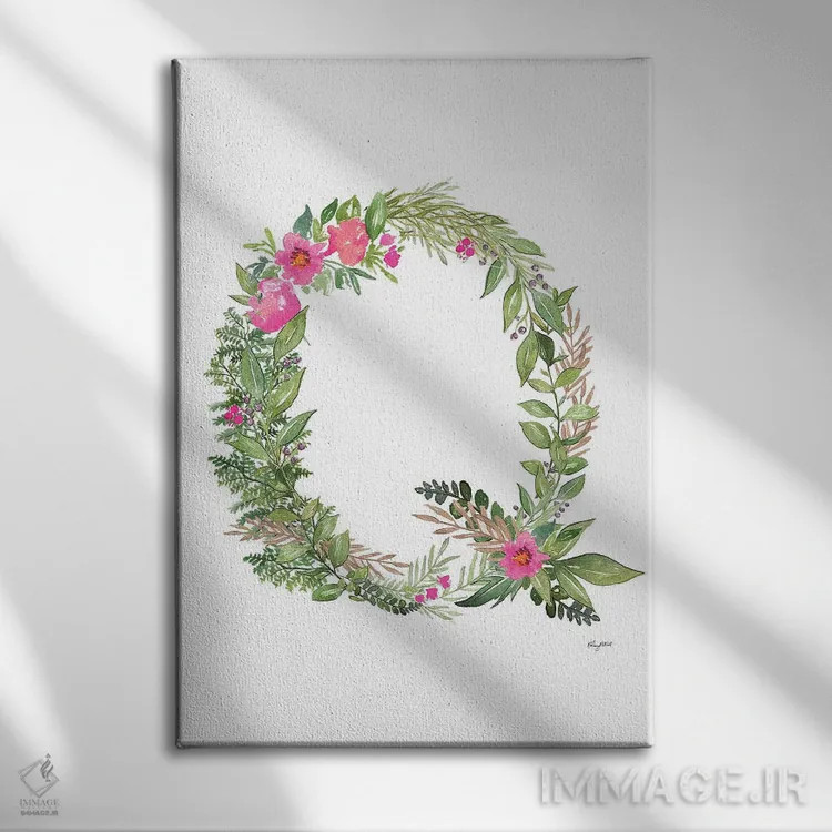تابلو دکوراتیو حرف Q گیاهی اثر کلسی مک نت - نمای روبهرو روی دیوار