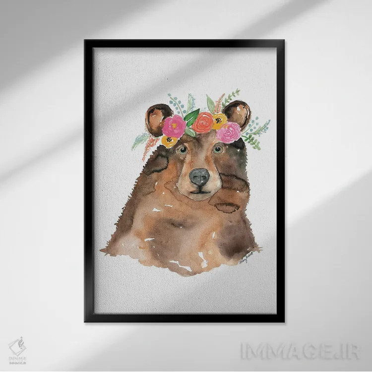 تابلو دکوراتیو خرس با تاج گل اثر کلسی مک نت - نمای قابدار مشکی