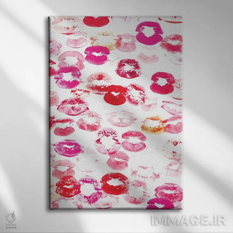 تابلو دکوراتیو بوسه اثر کلسی مک نت - نمای روبهرو روی دیوار