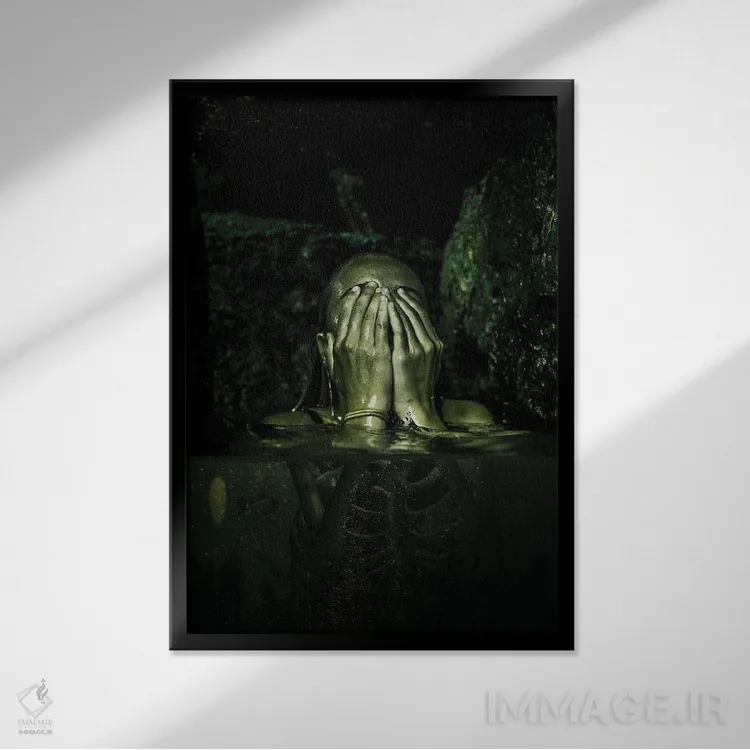 تابلو دکوراتیو آب رادیواکتیو اثر میلوش کارانوویچ - نمای قابدار مشکی