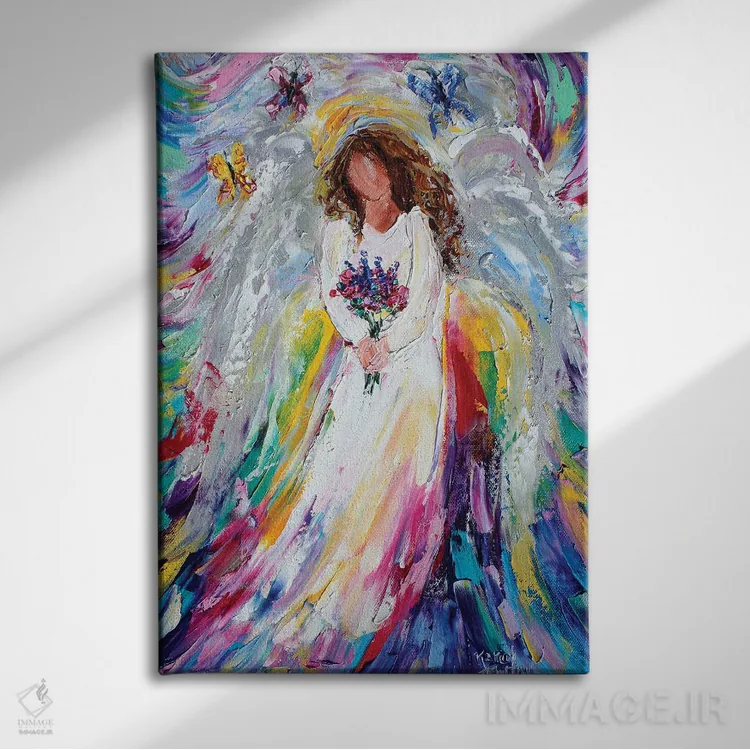 تابلو دکوراتیو فرشته بهاری با گل های وحشی و پروانه ها اثر کارن تارلتون - نمای روبهرو روی دیوار
