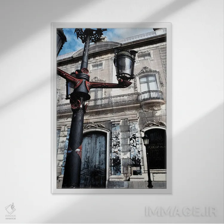 تابلو دکوراتیو درهای رتروی بارسلون اثر کاترینا بورتسووا - نمای قابدار سفید