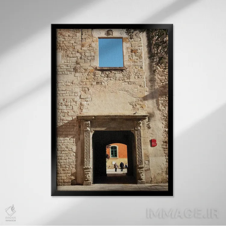 تابلو دکوراتیو تاریخ بارسلون اثر کاترینا بورتسووا - نمای قابدار مشکی