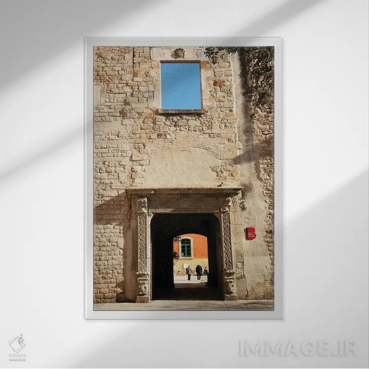 تابلو دکوراتیو تاریخ بارسلون اثر کاترینا بورتسووا - نمای قابدار سفید