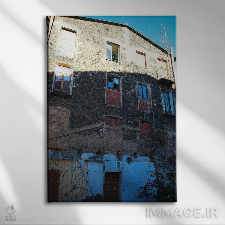 تابلو دکوراتیو خانه قدیمی اثر کاترینا بورتسووا - نمای روبهرو روی دیوار