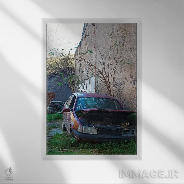 تابلو دکوراتیو ماشین قدیمی اثر کاترینا بورتسووا - نمای قابدار سفید