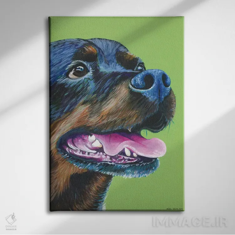 تابلو دکوراتیو روتوایلر روی زمینه سبز لیمویی اثر کیرستین وود - نمای روبهرو روی دیوار