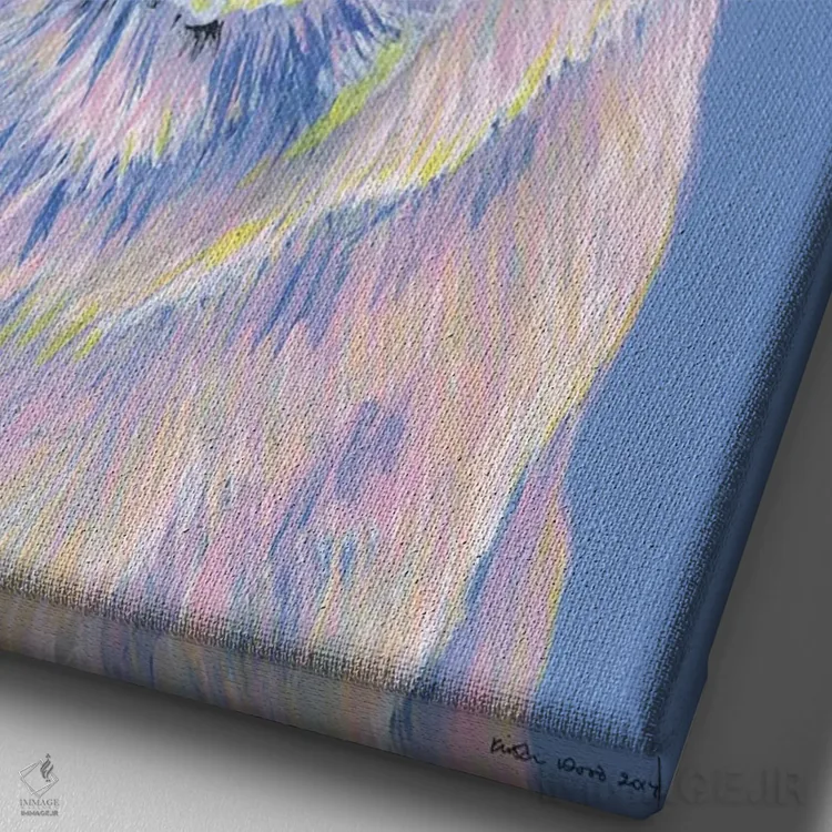 تابلو دکوراتیو پاگ روی زمینه آبی اثر کیرستین وود - نمای نزدیک بافت بوم