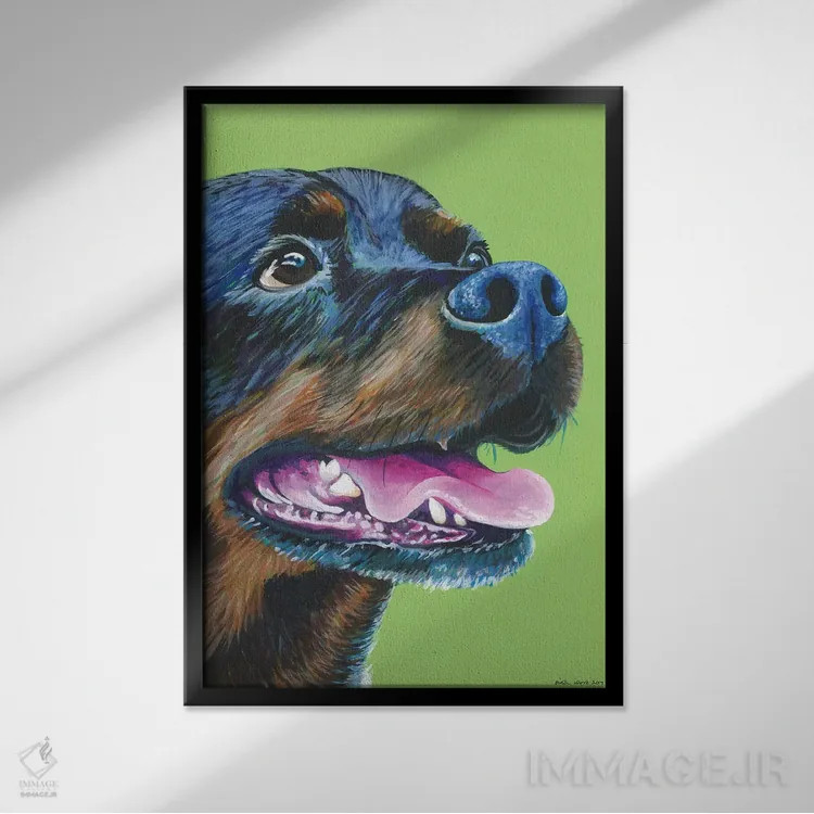 تابلو دکوراتیو روتوایلر روی زمینه سبز لیمویی اثر کیرستین وود - نمای قابدار مشکی