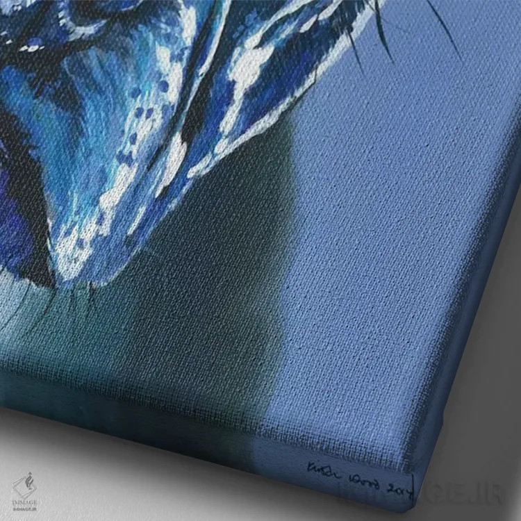 تابلو دکوراتیو فرنچ بولداگ روی زمینه آبی اثر کیرستین وود - نمای نزدیک بافت بوم