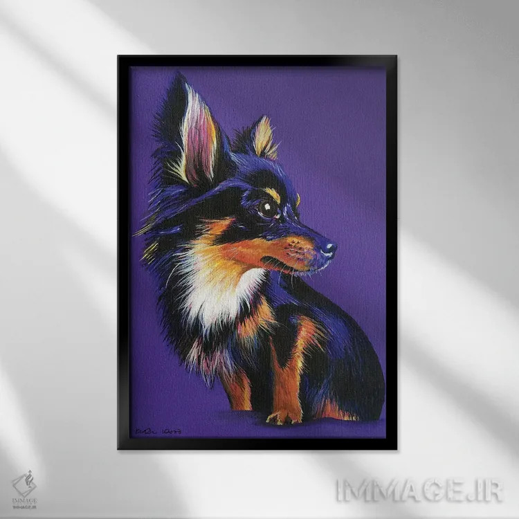 تابلو دکوراتیو چی واوا روی زمینه بنفش اثر کیرستین وود - نمای قابدار مشکی