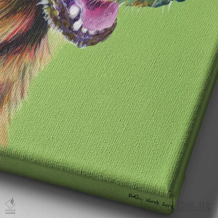 تابلو دکوراتیو ژرمن شپرد روی زمینه سبز لیمویی اثر کیرستین وود - نمای نزدیک بافت بوم