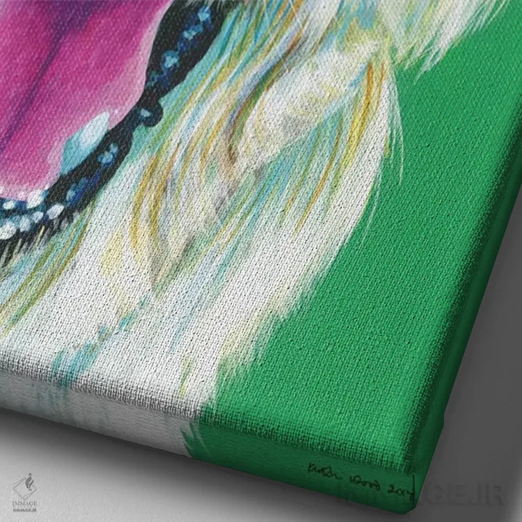 تابلو دکوراتیو گلدن رتریور روی زمینه زمردی اثر کیرستین وود - نمای نزدیک بافت بوم