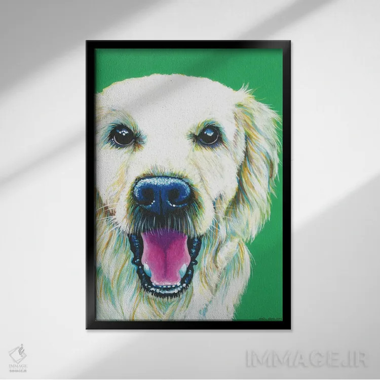 تابلو دکوراتیو گلدن رتریور روی زمینه زمردی اثر کیرستین وود - نمای قابدار مشکی