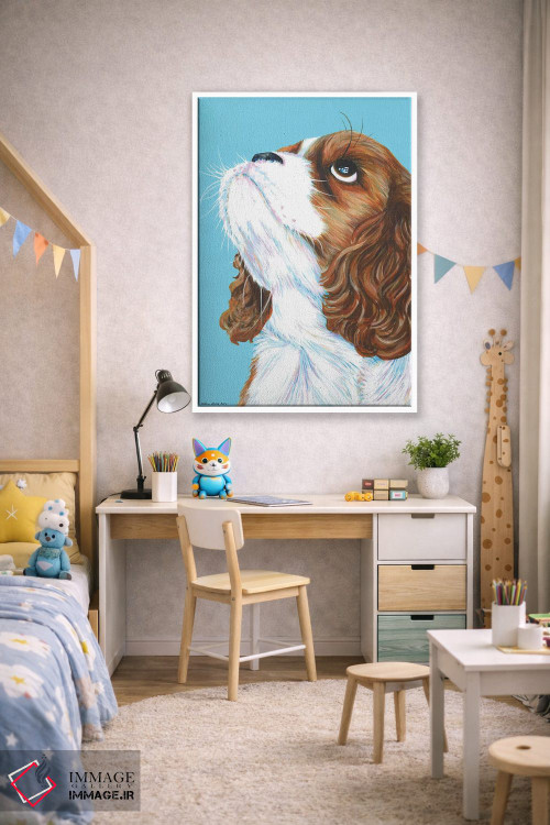 تابلو دکوراتیو کاولیر کینگ چارلز روی زمینه آبی آبی اثر کیرستین وود - D1W