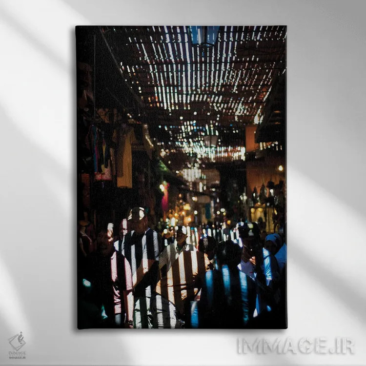 تابلو دکوراتیو رنگ های اسرارآمیز و آوازهای بازار اثر کنزو ایجیری - نمای روبهرو روی دیوار