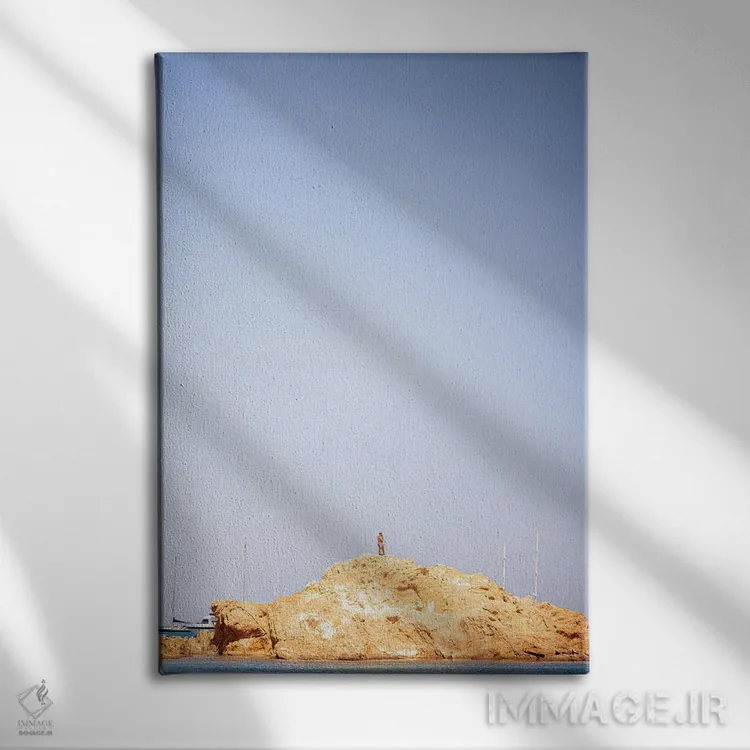 تابلو دکوراتیو منورکا اثر کنزو ایجیری - نمای روبهرو روی دیوار