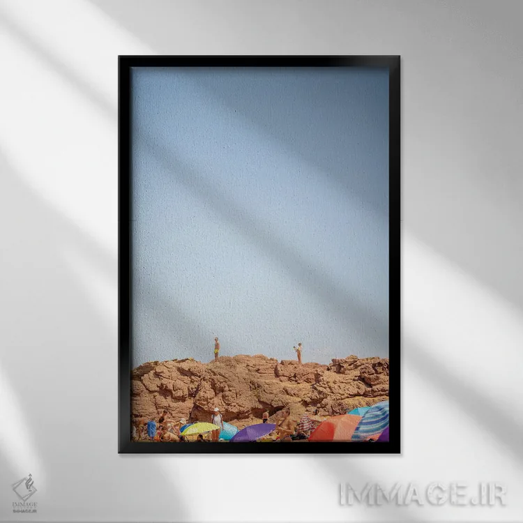 تابلو دکوراتیو منورکا اثر کنزو ایجیری - نمای قابدار مشکی