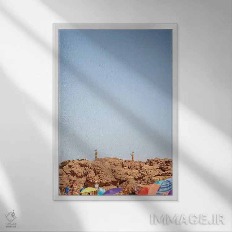 تابلو دکوراتیو منورکا اثر کنزو ایجیری - نمای قابدار سفید