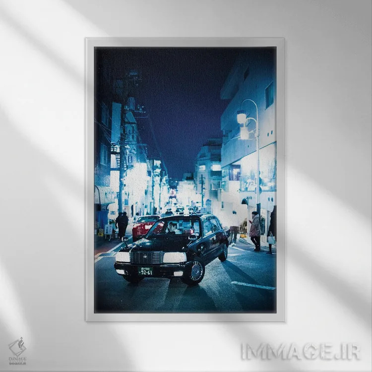 تابلو دکوراتیو تاکسی آبی اثر کنزو ایجیری - نمای قابدار سفید