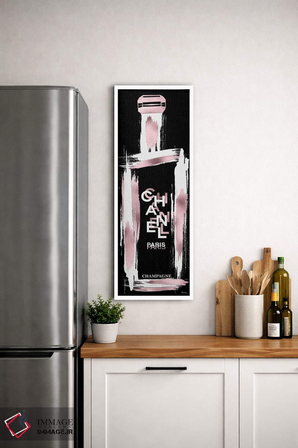 تابلو دکوراتیو بطری شامپاین شنل سفید و رزگلد کهنه شده اثر پوماکای بارون - D1W