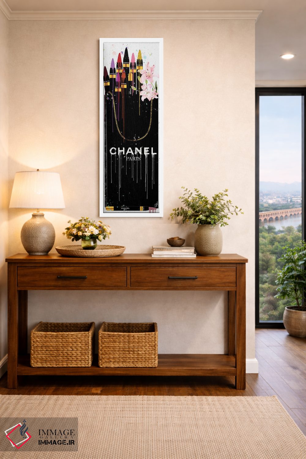 تابلو دکوراتیو ساک خرید بلند سیاه و سفید با مدادلب رنگی و سوسن ها اثر پوماکای بارون - D1W