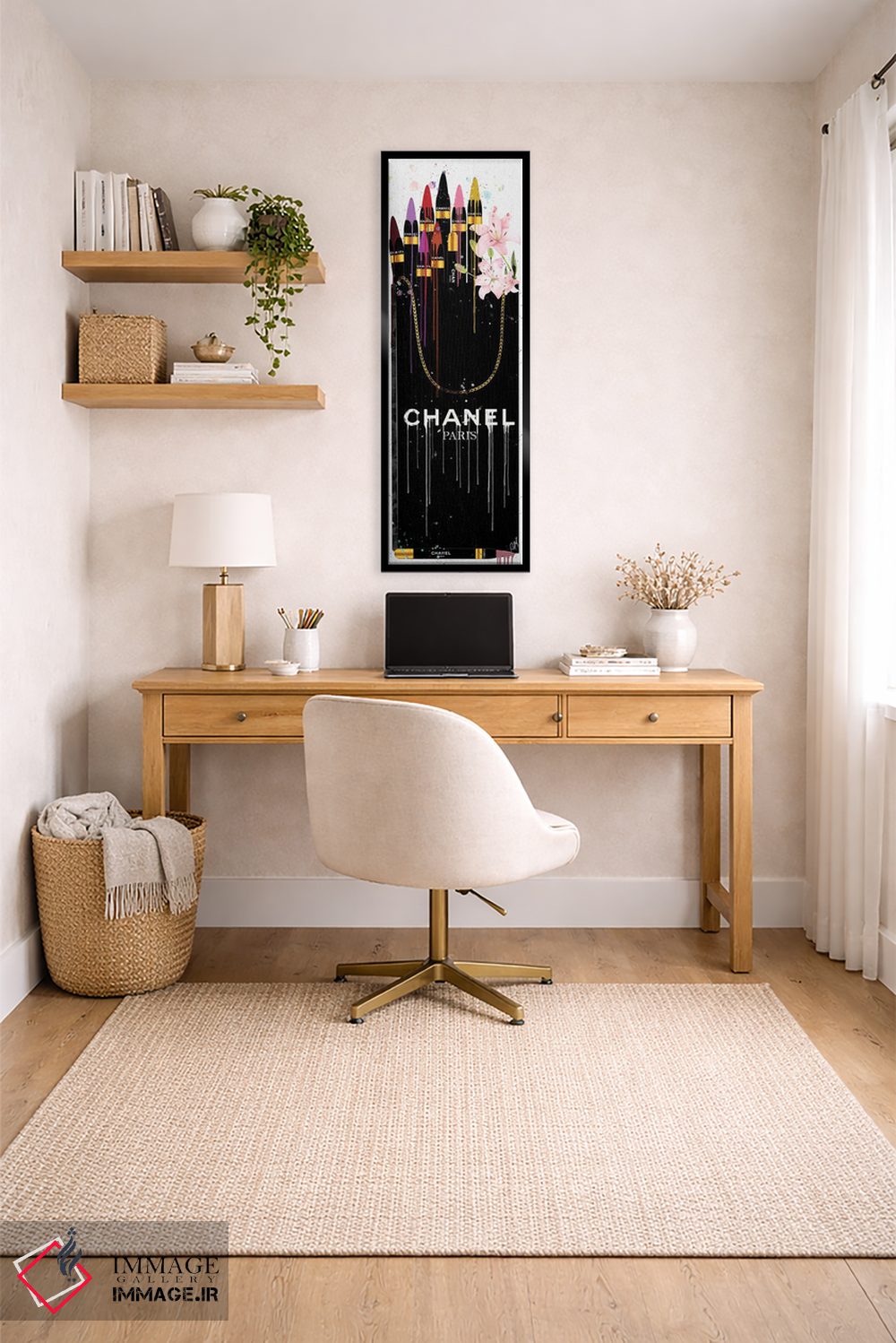 تابلو دکوراتیو ساک خرید بلند سیاه و سفید با مدادلب رنگی و سوسن ها اثر پوماکای بارون - D4B