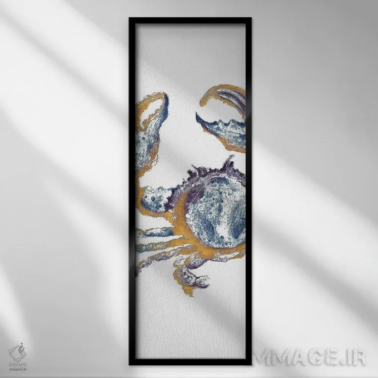 تابلو دکوراتیو خرچنگ آبی طلایی کنار ساحل اثر پاتریشیا پینتو - نمای قابدار مشکی