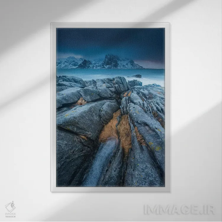 تابلو دکوراتیو نروژ، لوفوتن، وارید اثر میکولاج گوسپودرک - نمای قابدار سفید