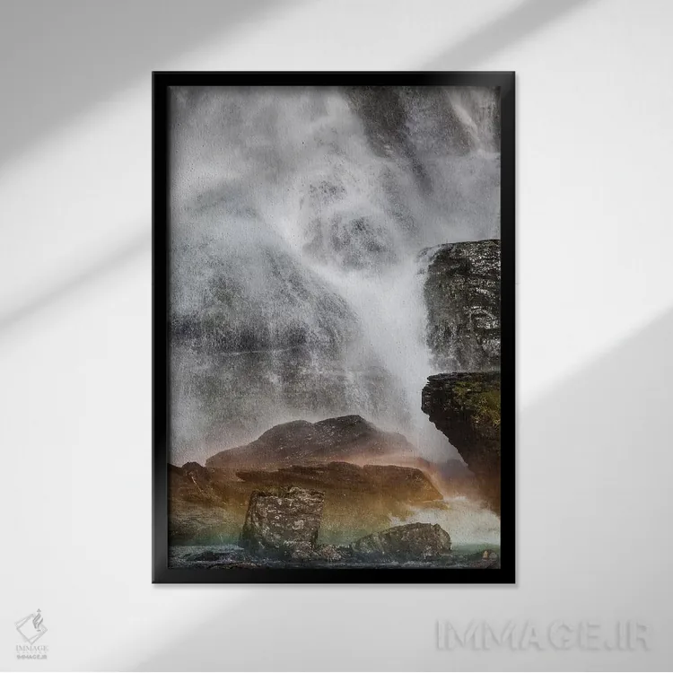 تابلو دکوراتیو نروژ، استاینزداس فوسن اثر میکولاج گوسپودرک - نمای قابدار مشکی