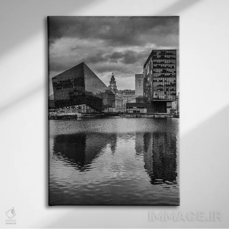 تابلو دکوراتیو انگلستان، لیورپول اثر میکولاج گوسپودرک - نمای روبهرو روی دیوار