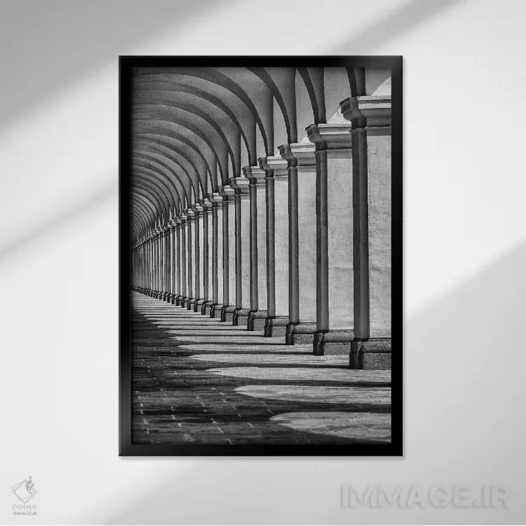 تابلو دکوراتیو ستون ها، ریتم اثر میکولاج گوسپودرک - نمای قابدار مشکی