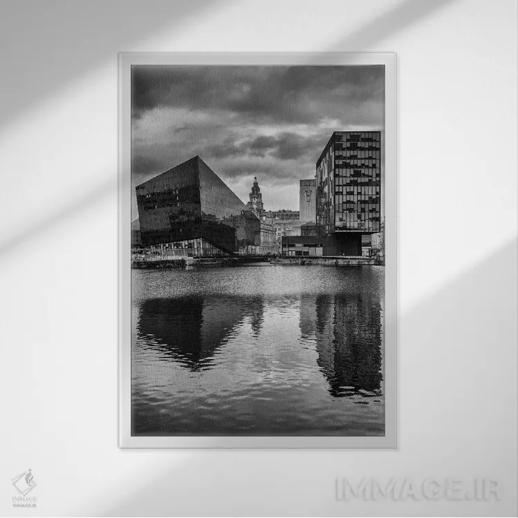 تابلو دکوراتیو انگلستان، لیورپول اثر میکولاج گوسپودرک - نمای قابدار سفید