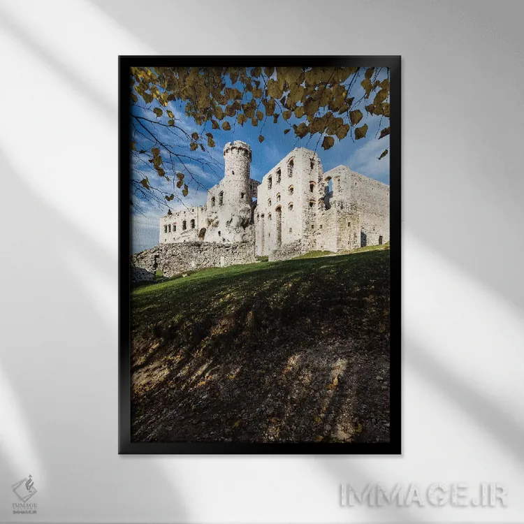 تابلو دکوراتیو قلعه اوگرودزینیتس، پاییز، لهستان اثر میکولاج گوسپودرک - نمای قابدار مشکی