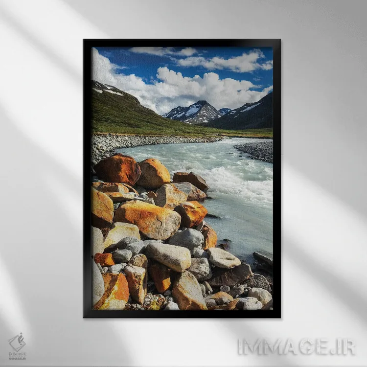 تابلو دکوراتیو جویبار کوهستانی، یوتونهیمن، نروژ اثر میکولاج گوسپودرک - نمای قابدار مشکی