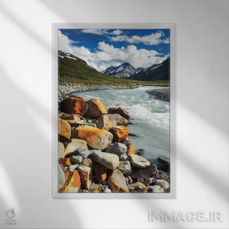 تابلو دکوراتیو جویبار کوهستانی، یوتونهیمن، نروژ اثر میکولاج گوسپودرک - نمای قابدار سفید