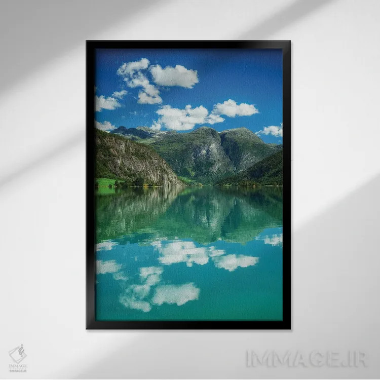 تابلو دکوراتیو آب جادویی در نروژ اثر میکولاج گوسپودرک - نمای قابدار مشکی