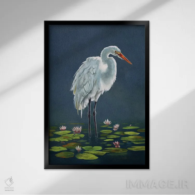 تابلو دکوراتیو حواصیل میان برگ های نیلوفر آبی اثر لوکا شپرد - نمای قابدار مشکی