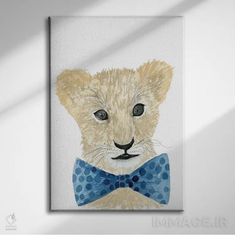 تابلو دکوراتیو شیر با پاپیون اثر لوسیل پرایس - نمای روبهرو روی دیوار